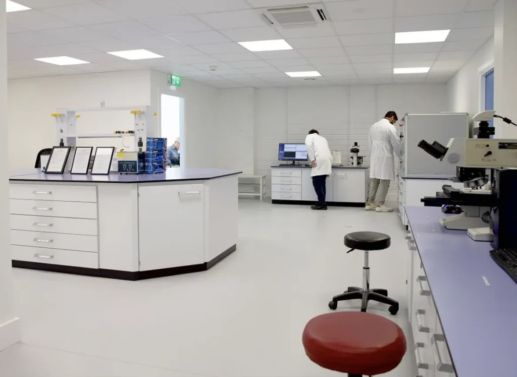 Lab environment with workers doing tasks